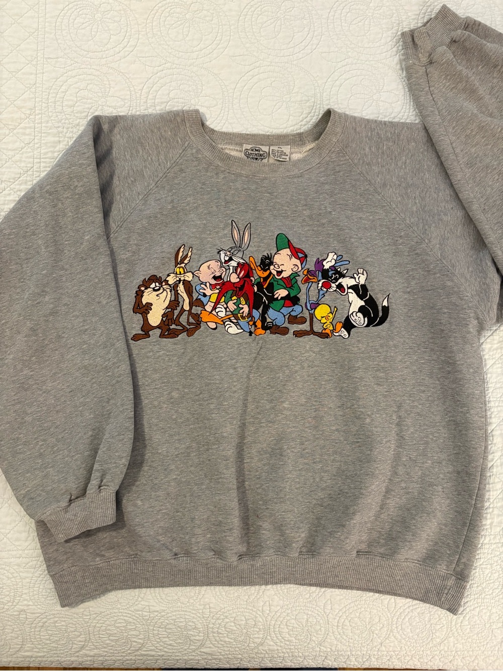 Vintage 90’s Looney Tunes sweatshirt. Size XL.